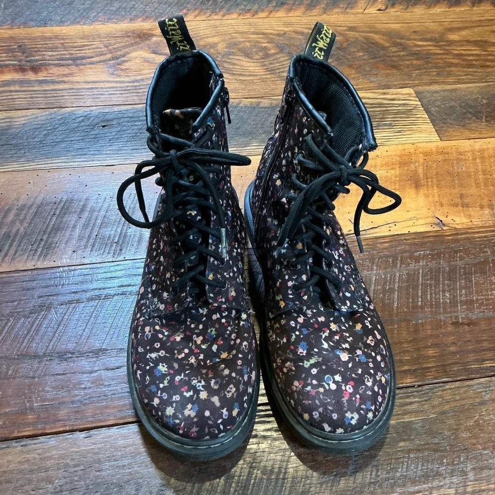 Dr. Martens Courtney Black Floral Combat Boots Women’s Size 8
